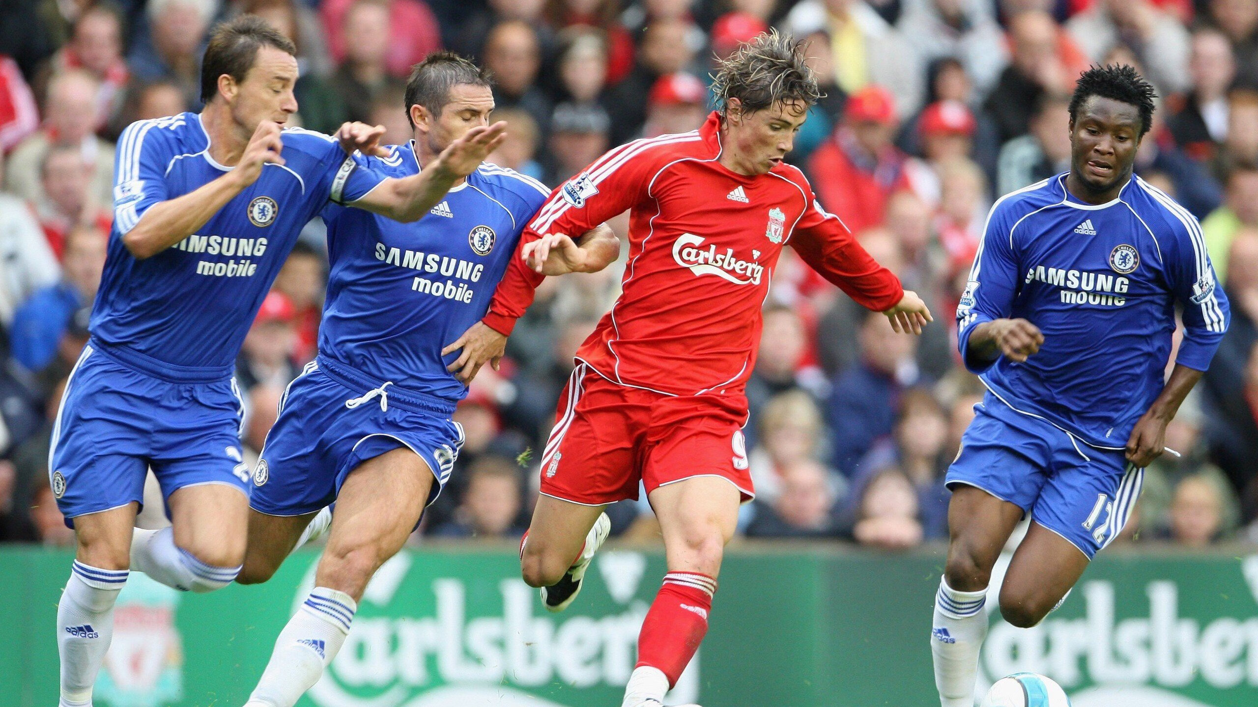 意甲争冠白热化,国际米兰绝杀登顶,AC米兰紧追不舍