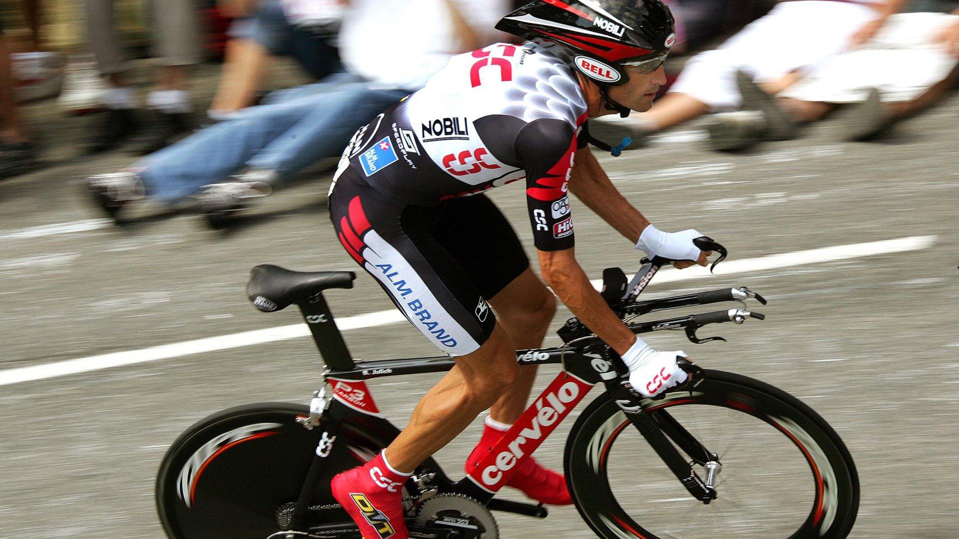 中国冰壶队世锦赛表现亮眼 新生代选手展现强劲实力